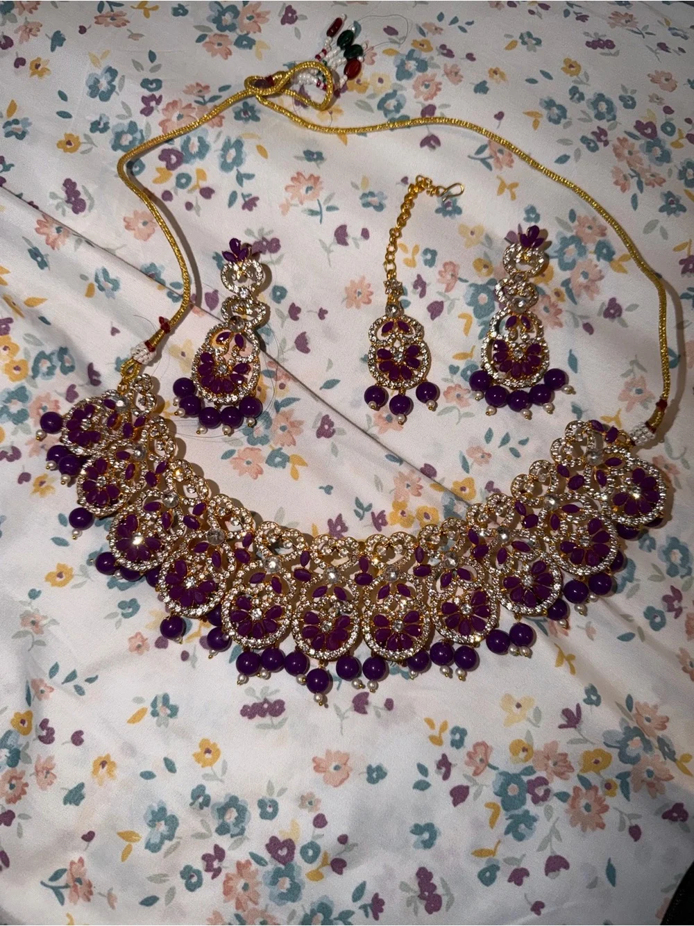 N/A elegant gold